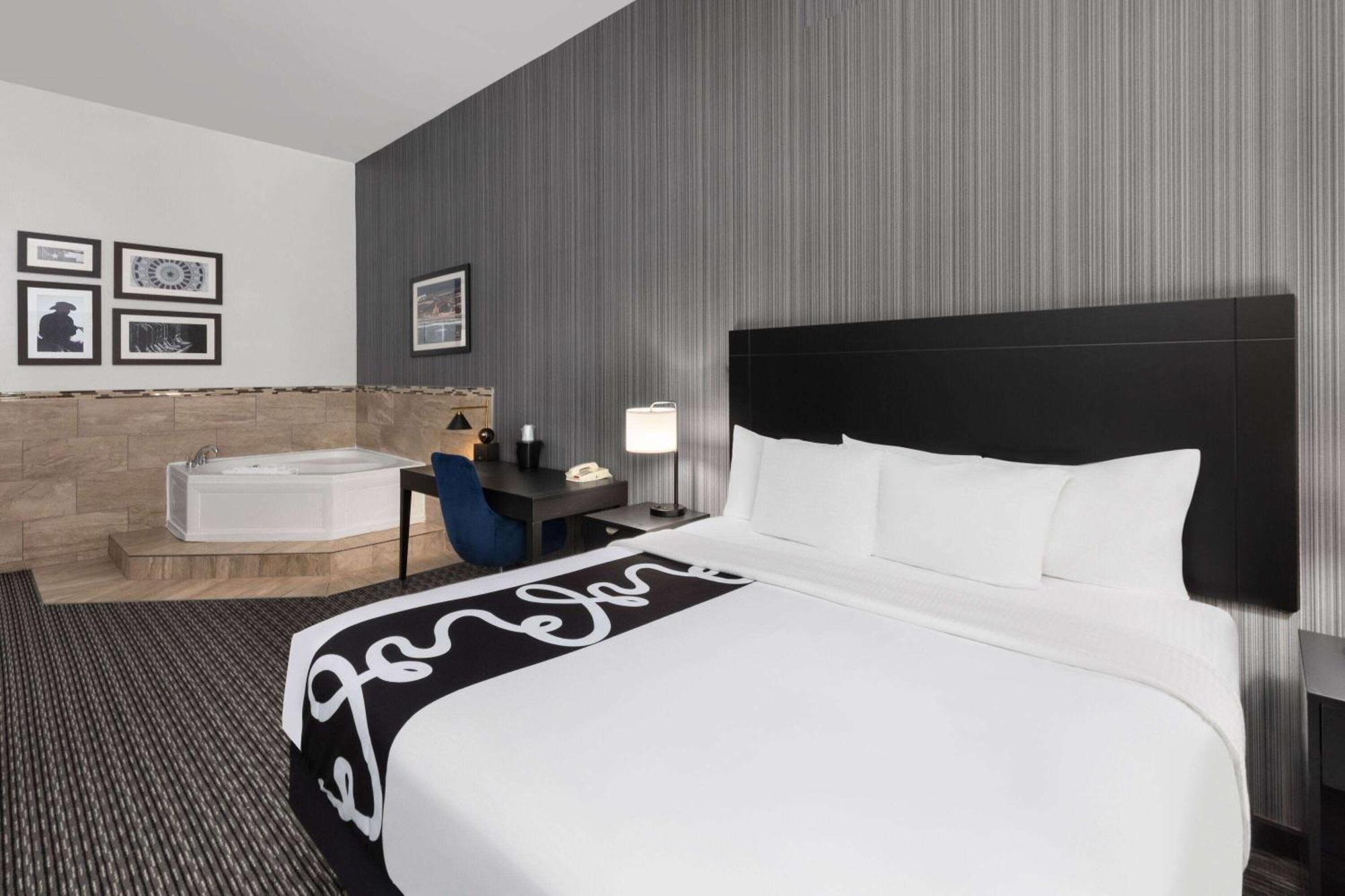 La Quinta By Wyndham Austin - Cedar Park Hotel Exterior photo