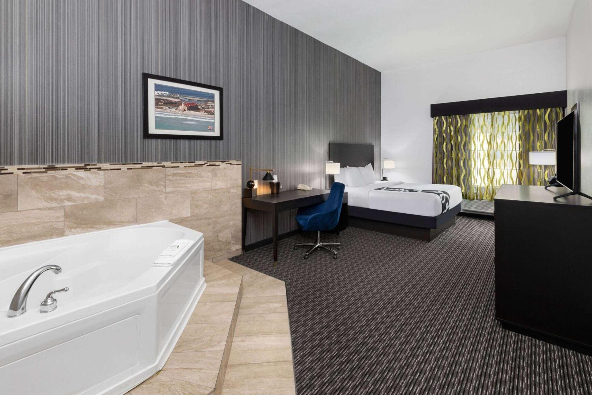 La Quinta By Wyndham Austin - Cedar Park Hotel Exterior photo